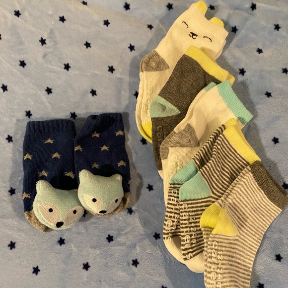 Baby Socks.... most never even worn - Picture 1 of 1